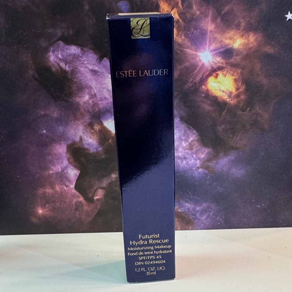 Estee Lauder Futurist Hydra Rescue Foundation 2N1